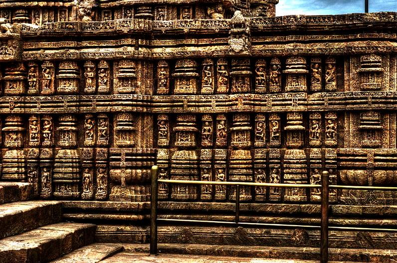 Wall-Carvings-of-Konark-Temple