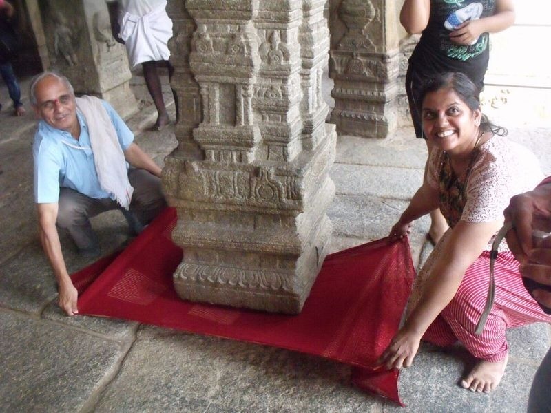 lepakshi-temple-hanging-pillar-216 lepakshi temple